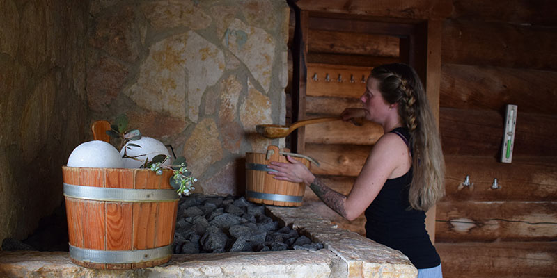 mama werkt in sauna Fleur